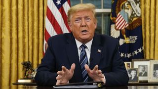 Trump îl acuză de ”trădare, răzvrătire, insurecţie” pe Hawk Newsome, un cadru din mişcarea Black Lives Matter