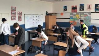 elevii au intrat &icirc;n comă