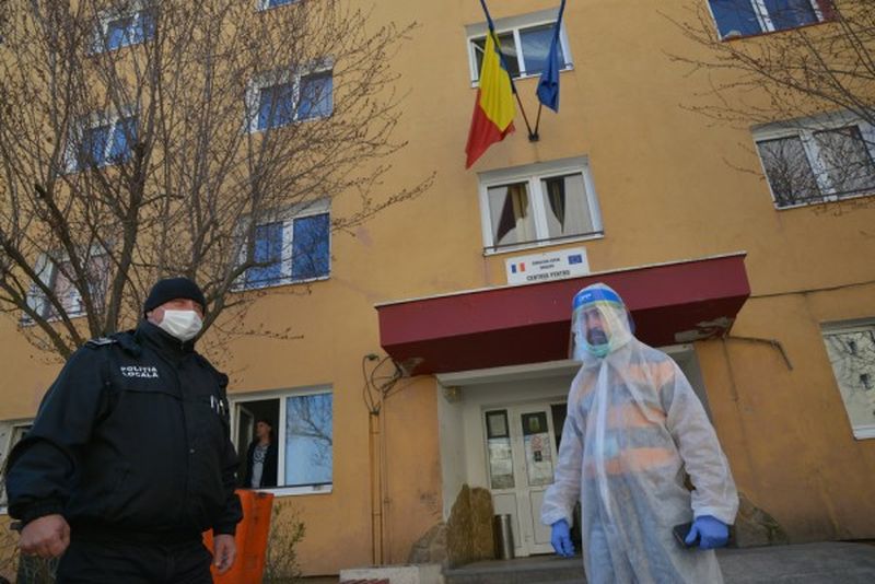 Zece sirieni sunt căutaţi de autorităţi după ce au fugit dintr-un centru de carantină din Arad