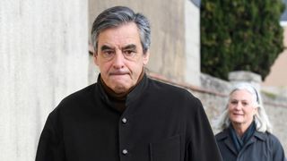 Franţa: Fostul premier Francois Fillon, condamnat la cinci ani de &icirc;nchisoare