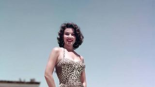 Linda Cristal a murit