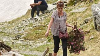 A mers &icirc;n vacanță și a furat o specie de plantă protejată de lege. Ce a pățit femeia