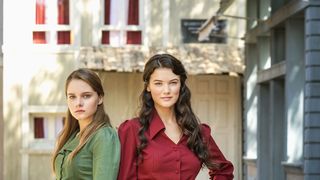 Pinar Deniz și Miray Daner, surorile Yilmaz și Hilal, din &ldquo;Patria mea ești tu!&rdquo;, s-au pălmuit!  &ldquo;Ne-am &icirc;nroșit ca racii&rdquo;