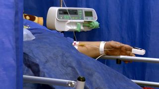 O asistentă de la Spitalul CFR din Timişoara, depistată cu COVID-19