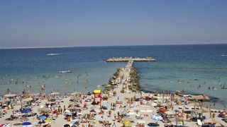 Bărbat de aproximativ 50 de ani, găsit de salvamari plutind &icirc;n mare la Eforie Nord