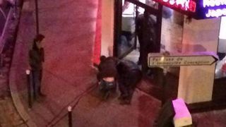 Un bărbat și-a alergat soția cu trei cuțite apoi i-a ucis iubitul tunisian