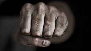 VIDEO| Tată-monstru și-a torturat cei nouă copii