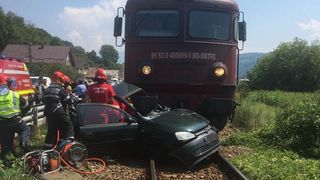 Accident feroviar în Bacău. Trei persoane au murit și alte două sunt rănite