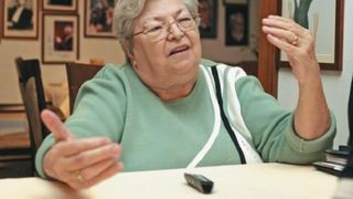 CUTREMURĂTOR Draga Olteanu Matei, dramă cumplită după moartea soțului său &rdquo;Soțul meu n-a murit&rdquo; Ce se află pe crucea de la morm&acirc;ntul acestuia