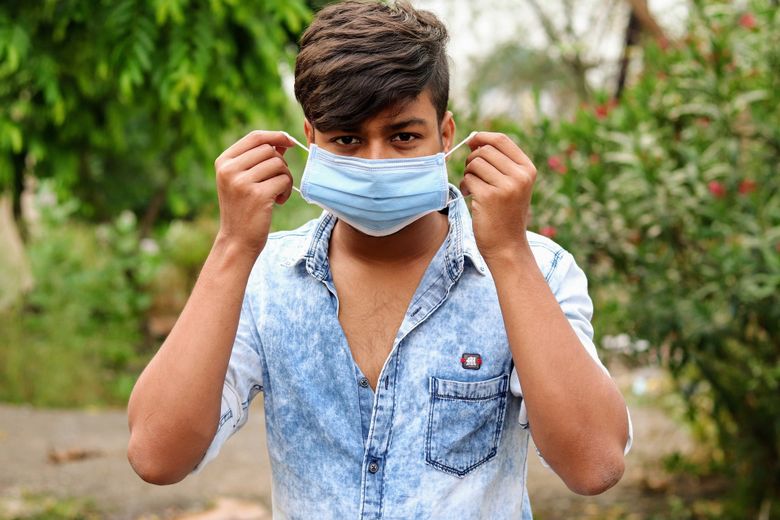 Anunțul unui expert în coronavirus: „Cred că vom trăi câţiva ani buni obligaţi să purtăm mască” Anunțul unui expert în coronavirus: „Cred că vom trăi câţiva ani buni obligaţi să purtăm mască”