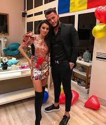 deea-si-ricardo-s-au-mutat-impreuna