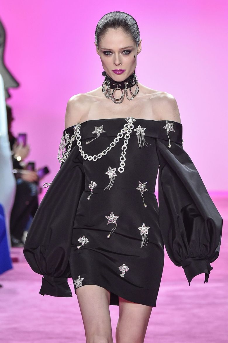 Supermodelul Coco Rocha va deveni mamă pentru a treia oară: „Vom trece cu bine și peste asta”