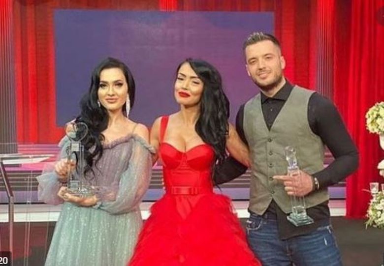 Berna de la Puterea Dragostei o desfiinţează pe Bianca! "Un şarpe" Tânăra spune că iubita lui Livian a trădat-o! Berna de la Puterea Dragostei o desfiinţează pe Bianca! "Un şarpe" Tânăra spune că iubita lui Livian a trădat-o!