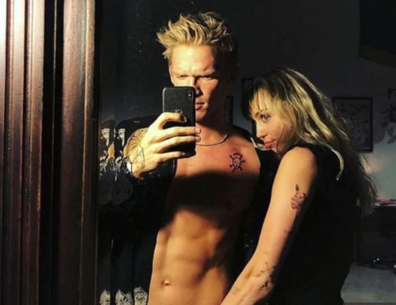 Miley Cyrus și Cody Simpson s-au despărțit, după 10 luni de relație