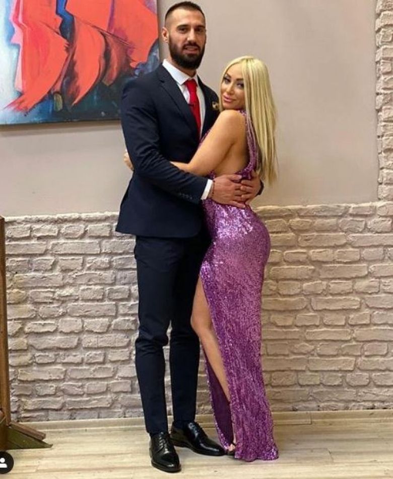 Apariție surpriză la ziua de naștere a Andreei Pirui! Cine i-a luat pe toți prin surprindere Apariție surpriză la ziua de naștere a Andreei Pirui! Cine i-a luat pe toți prin surprindere