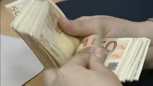 menajeră plătită cu 225 000 euro