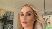 Claire Holt a născut