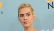Claire Holt a născut