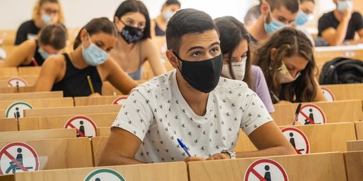 Ce se întâmplă când porţi mască mai multe ore! Medicul Mihai Craiu a făcut un experiment
