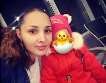 Alexandra de la Puterea Dragostei şi fetiţa ei