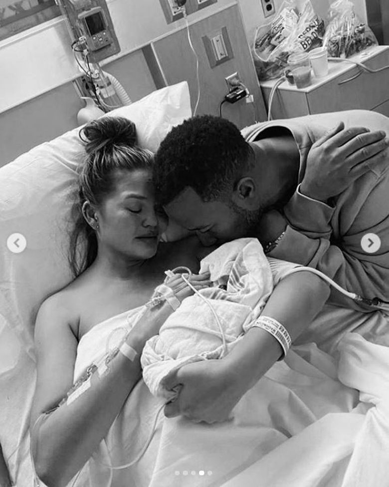 Chrissy Teigen a pierdut copilul, imagini din spital Chrissy Teigen a pierdut copilul