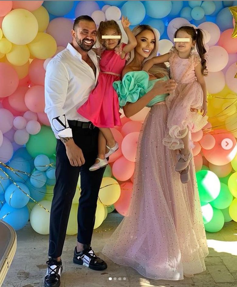 Bianca Drăgușanu și Alex Bodi, împreună cu fetițele lor Bianca Drăgușanu și Alex Bodi