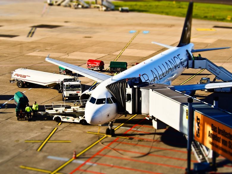 Alerta cu bomba pe aeroportul Henri Coanda din Otopeni in cursul serii trecute. bomba aeroport otopeni