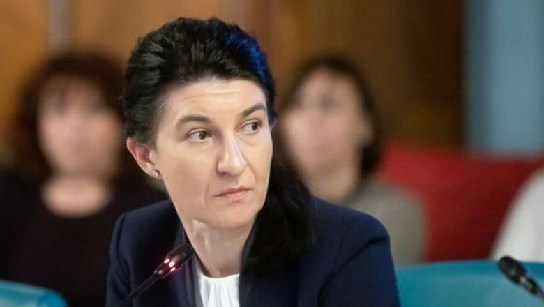 Ministrul Muncii Violeta Alexandru ia măsuri pentru ca părinții să-și poate supraveghea copiii ministrul muncii violeta alexandru