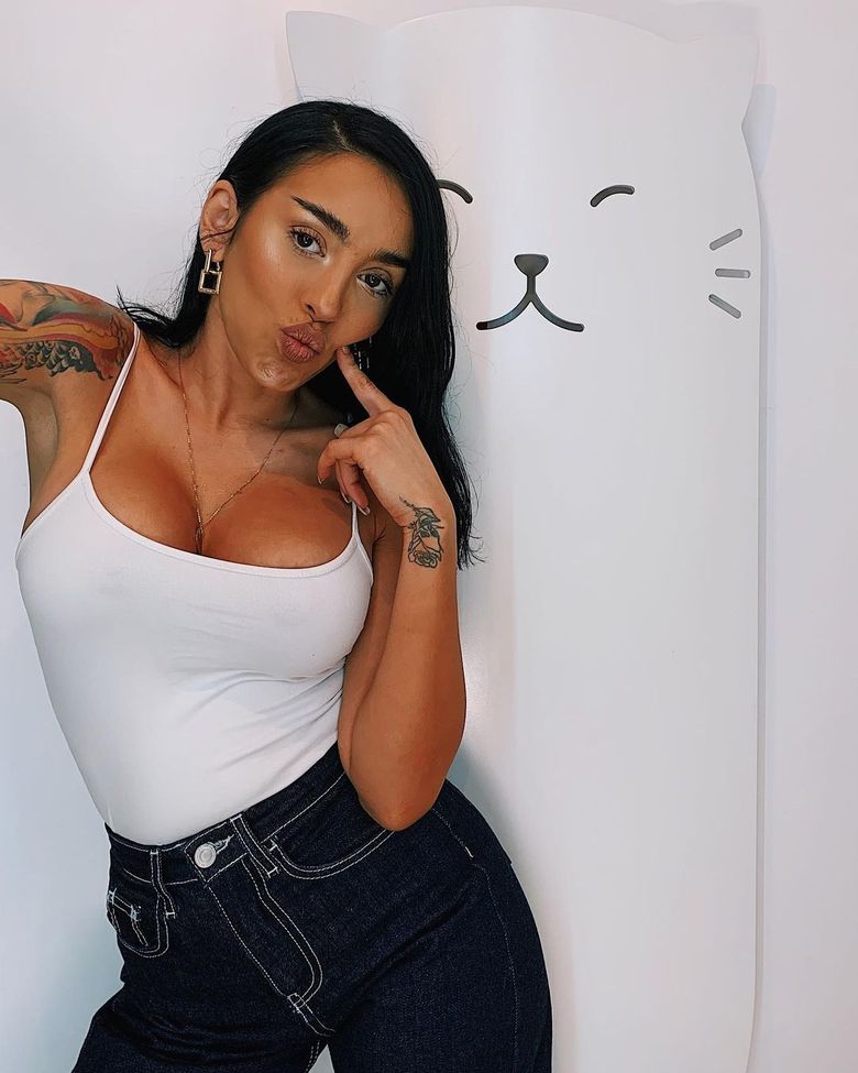 Ruby este una dintre cele mai hot cântărețe de la noi din țară ruby asteapta un bebe