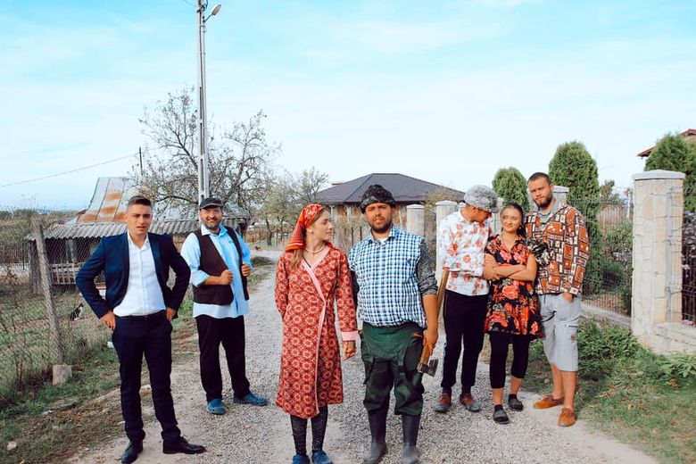 Vasile Panțiru, preotul din serialul “Moldovenii”, și-a transformat casa părintească în platou de filmare: “Nu le venea să creadă că aici, în sat, se filmează un serial TV!” Vasile Panțiru, preotul din serialul “Moldovenii”, și-a transformat casa părintească în platou de filmare: “Nu le venea să creadă că aici, în sat, se filmează un serial TV!”
