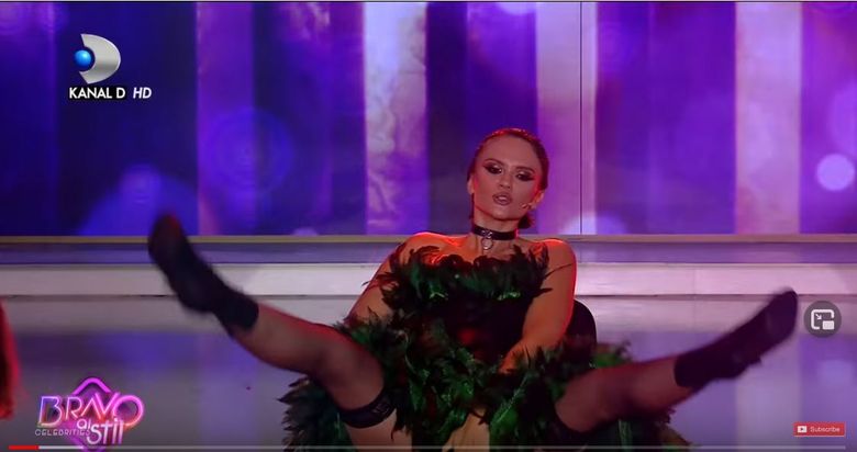 Cristina Şişcanu și-a arătat lenjeria intimă, iar Maurice Munteanu a desființat-o! “Ești ca un bărzăune ofuscat”! Cristina Şişcanu și-a arătat lenjeria intimă, iar Maurice Munteanu a desființat-o! “Ești ca un bărzăune ofuscat”!