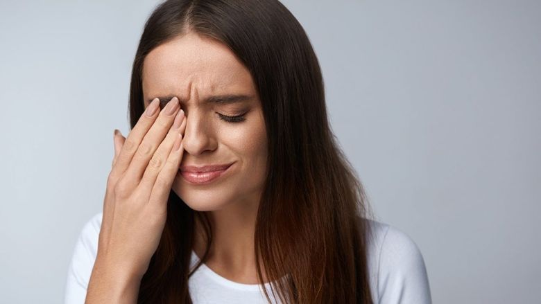 Ce se întâmplă când ți se zbate ochiul drept. Semn sau deficiență de calciu? Ce se întâmplă când ți se zbate ochiul drept. Semn sau deficiență de calciu?