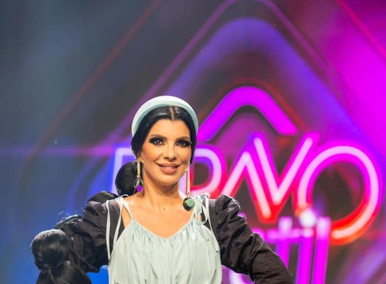 Andreea Tonciu este susținută de către Ștefan Farrell Andreea Tonciu