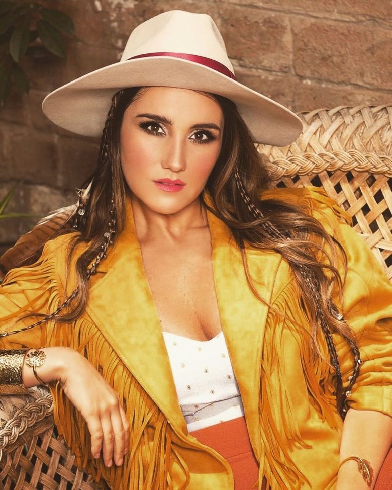 Dulce Maria a născut