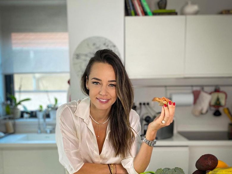 Andreea Raicu a stat departe de lumina reflectoarelor pentru a putea avea o viață liniștită andreea raicu relatie matei stratan