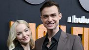 Dove Cameron și Thomas Doherty