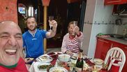 nelson mondialu a plecat de acasa