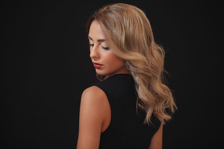 NOTEAZĂ: Cum să îți vopsești părul folosind metoda Balayage Vopsit radacini balayage