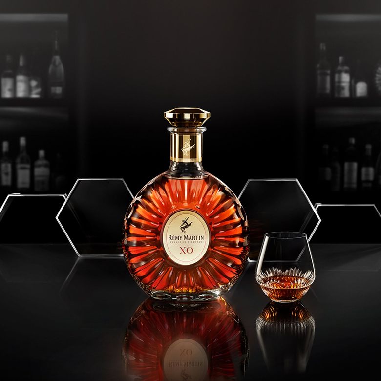 Vrei sa afli care este cadoul ideal pentru un barbat? Remy Martin este raspunsul! Vrei sa afli care este cadoul ideal pentru un barbat? Remy Martin este raspunsul!