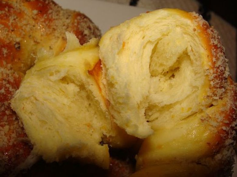 Rețeta de mucenici moldovenești împletiți sau “Sfințișori”! Cei mai gustoși mucenici cu miere și nucă!