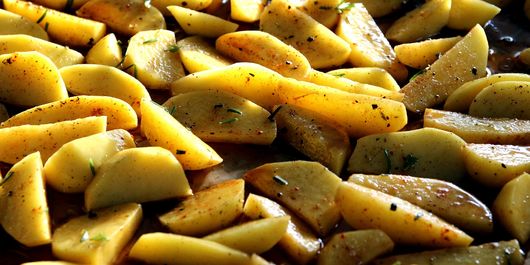 Rețetă rapidă de cartofi țărănești cu afumătură!