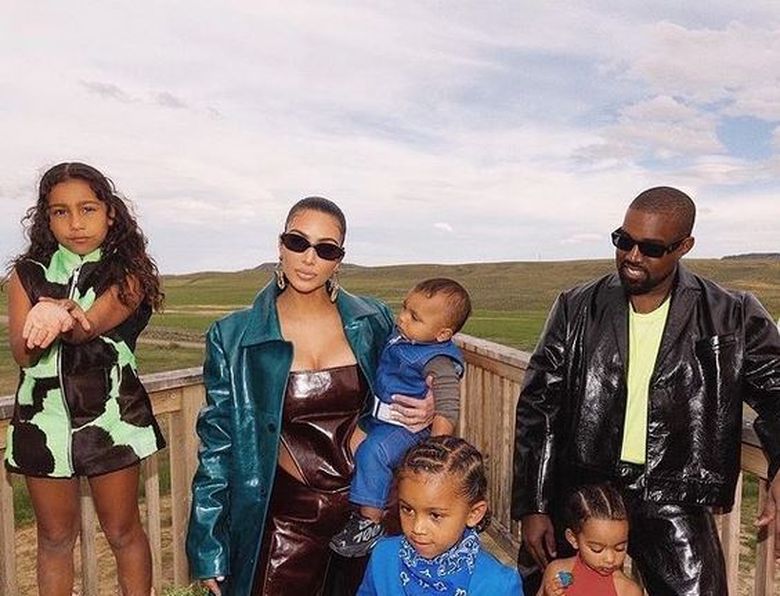 Kim Kardashian si Kanye West Kim Kardashian si Kanye West