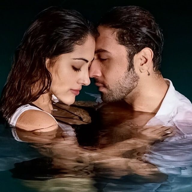 Adhyayan Suman si Maera Mishra