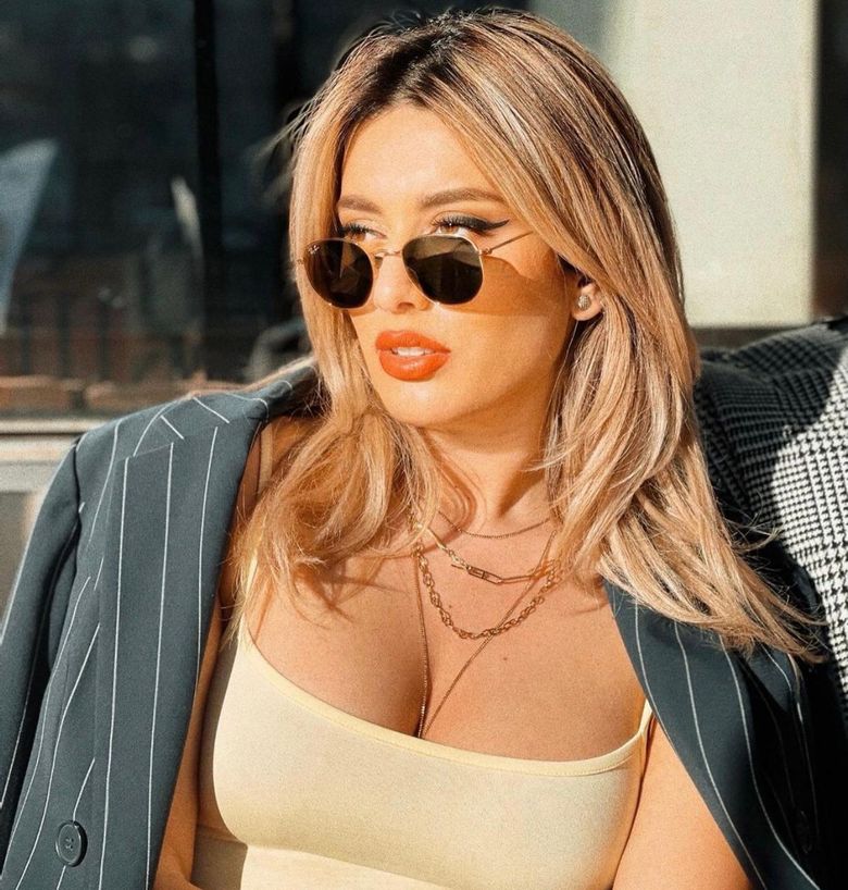 Ana Maria Lintaru a ajuns pe mâna esteticienilor! 