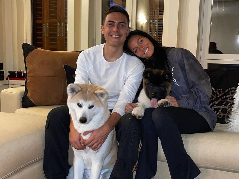Paulo Dybala ar fi fost văzut luând masa cu o altă femeie paulo dybala si-a inselat iubita