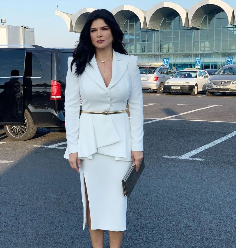 Monica Bârlădeanu, suspectă de COVID-19. Cum se simte vedeta? Monica Bârlădeanu, suspectă de COVID-19. Cum se simte vedeta?