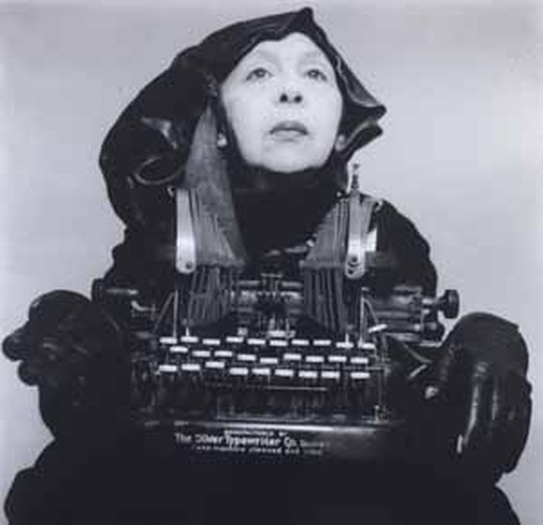 Cine a fost Geta Brătescu. Artista glorificată de Google cu un Doodle special Cine a fost Geta Brătescu, artista glorificată de Google cu un doodle special ce anunță 95 de ani de la nașterea sa.
