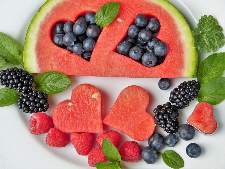 E bine să mănânci fructe seara? Ce spun specialiștii în nutriție E bine să mănânci fructe seara