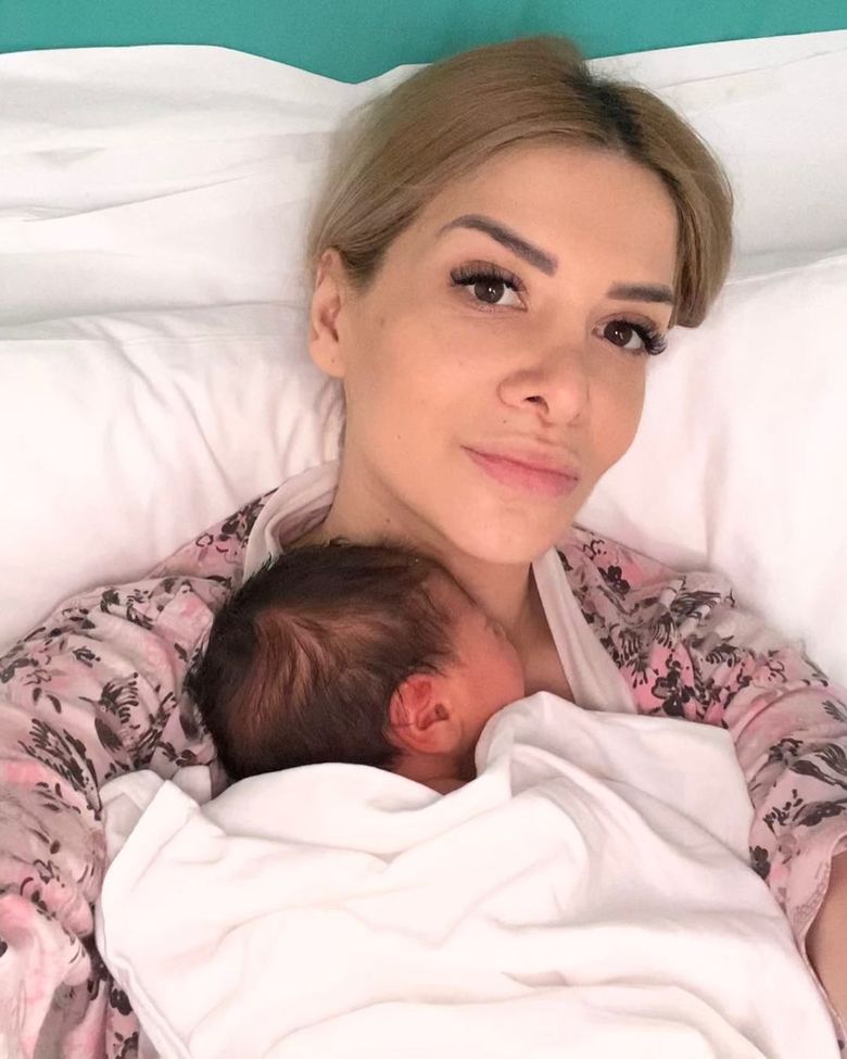 stela bizdu a nascut a doua oara