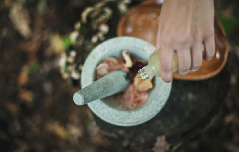 5 trucuri de &icirc;nfrumusețare naturale pe care trebuie să le știi